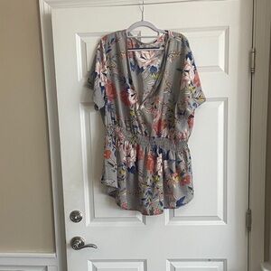 🧡 Women’s SHEIN floral top